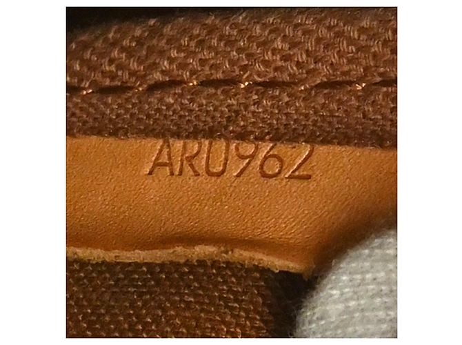 Louis Vuitton Saumur Monogram 35 Marrone - vista 5