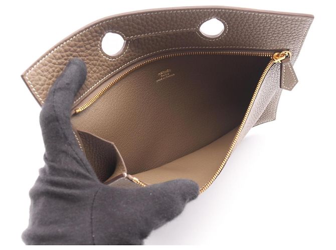 Hermès Hermes HERMES Back Pocket Handbag Pouch in Etoupe Gray Braun Taupe - Ansicht 3