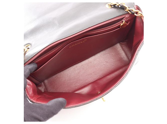 Borsa Chanel Matelassé Diana Flap Nero - vista 3