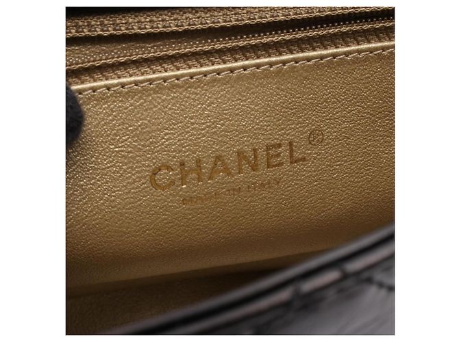 Borsa a tracolla in pelle matelassé Chanel Nero - vista 4