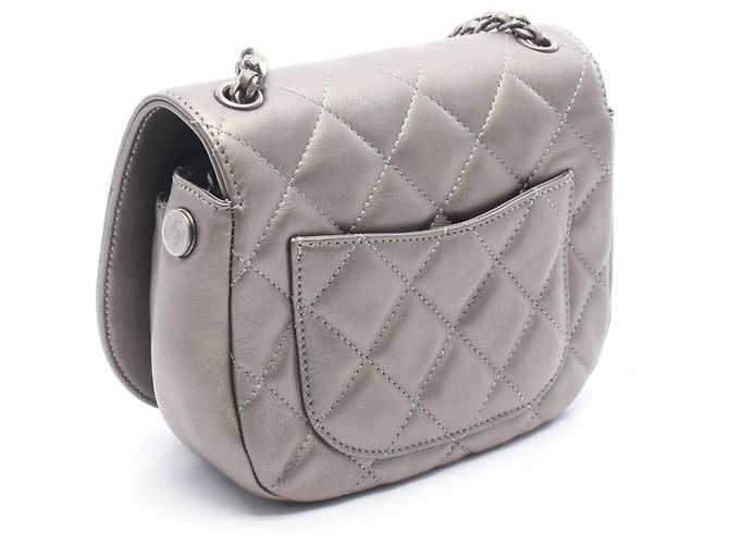 Borsa a Spalla Chanel Matelassé Round Flap Small Marrone - vista 2