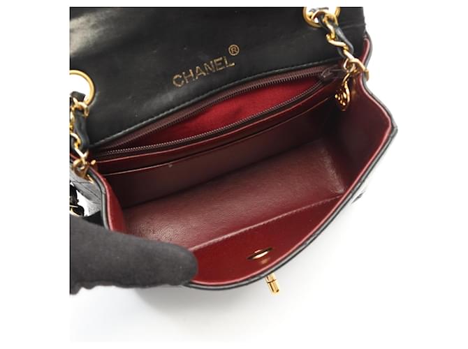 Timeless Borsa Chanel Mini Matelassé Nero - vista 3