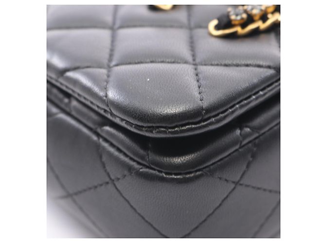 Borsa a tracolla Chanel Matelassé in pelle di agnello nera Nero - vista 6