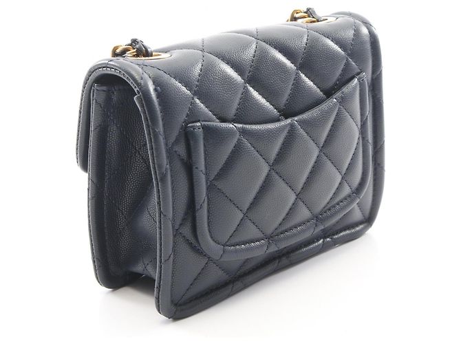 Bolso de hombro Chanel Matelassé en piel de cordero azul marino - vista 2