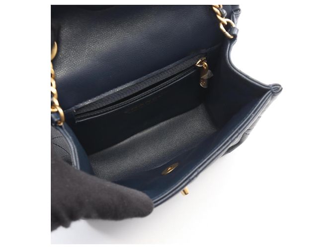 Bolso de hombro Chanel Matelassé en piel de cordero azul marino - vista 3