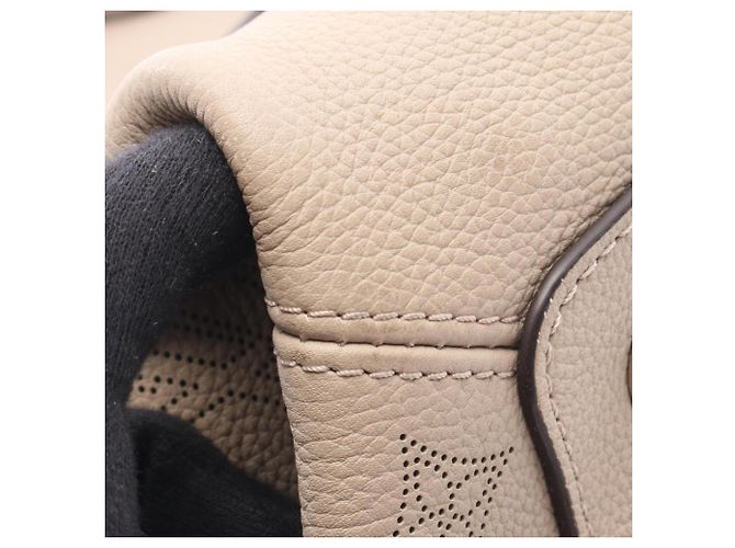 Borsa Louis Vuitton Mahina Haumea Beige - vista 7