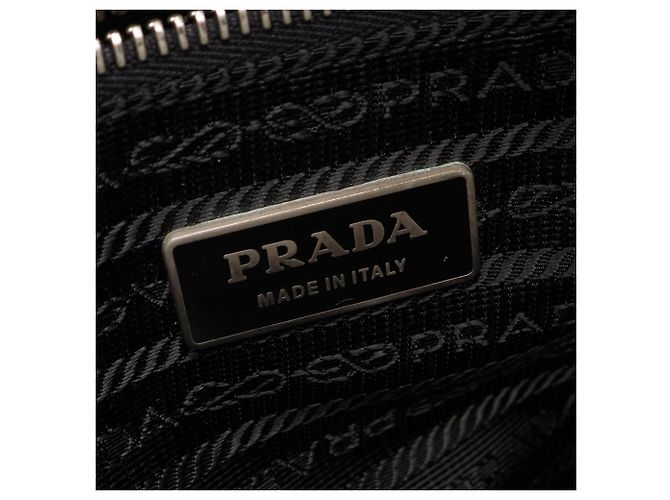 Bolso Tote Prada Triangle Plate Negro - vista 4