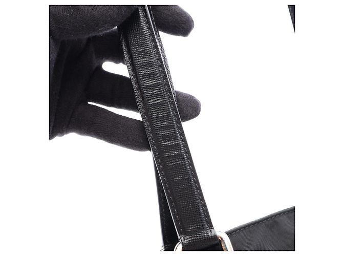 Bolso Tote Prada Triangle Plate Negro - vista 6