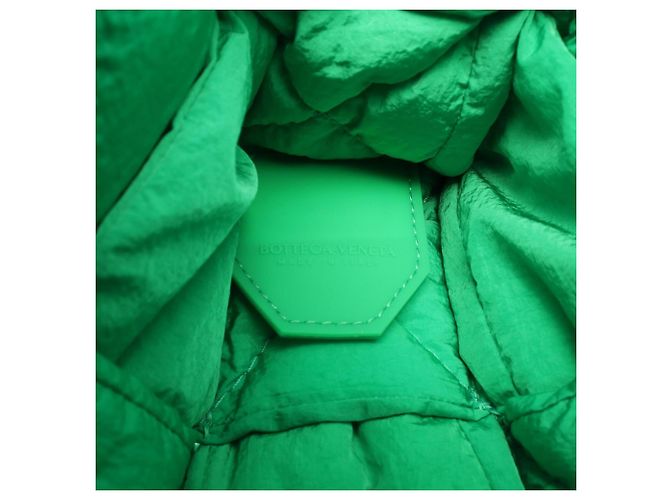 Borsa a tracolla Bottega Veneta Padded Tech Cassette Verde - vista 4
