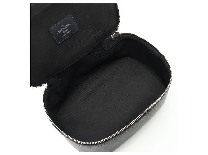 Borsa a mano Louis Vuitton Cube de Orangement PM Nero - vista 3