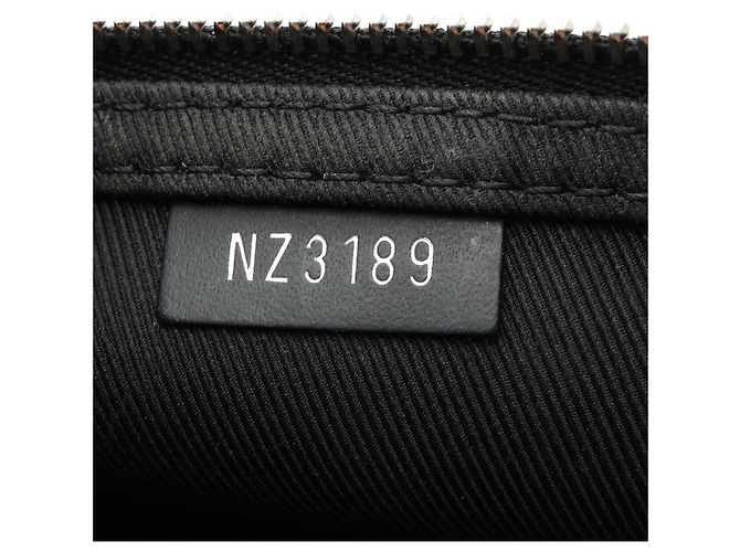 Borsa a mano Louis Vuitton Cube de Orangement PM Nero - vista 5