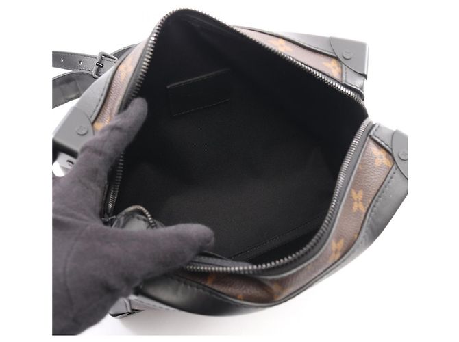 Borsa a tracolla Soft Trunk Louis Vuitton Marrone Nero - vista 3