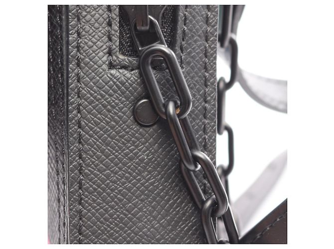 Borsa a tracolla Louis Vuitton Danube Messenger Nero - vista 8