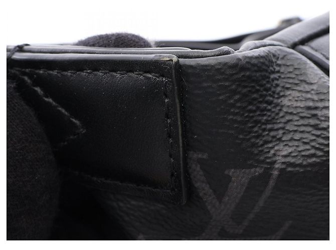 Bumbag Borsa a tracolla Louis Vuitton Discovery Nero - vista 9