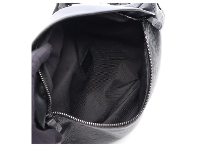 Marsupio Louis Vuitton Discovery Bumbag PM Nero - vista 3