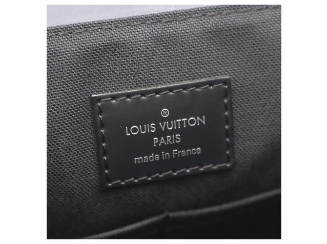 Borsa a tracolla Louis Vuitton District PM Damier Graphite Nero - vista 4