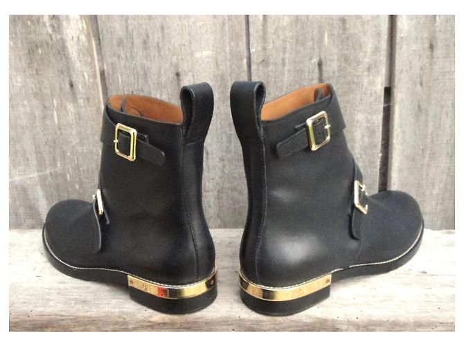 Botines Chloé de cuero negro con hebillas doradas - vista 4