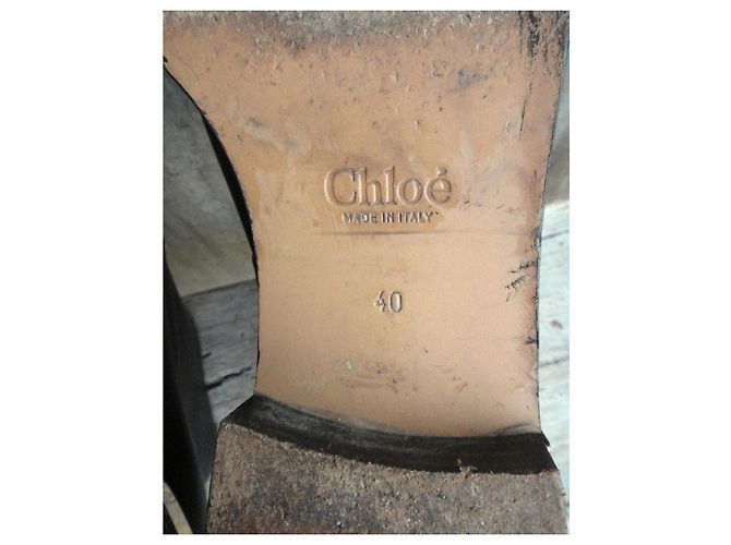 Botines Chloé de cuero negro con hebillas doradas - vista 7