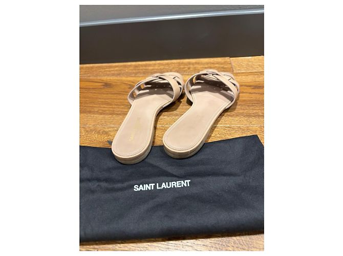 Saint Laurent Sandali Tribute Nu Pieds in vernice Beige - vista 11