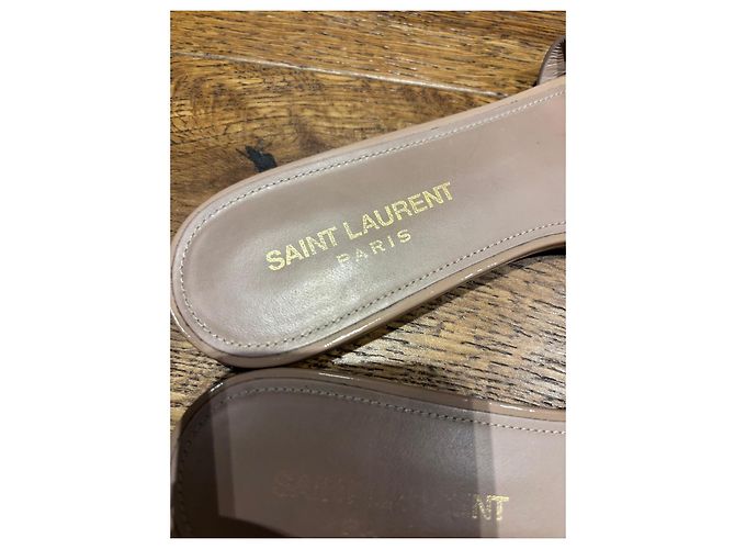 Saint Laurent Sandali Tribute Nu Pieds in vernice Beige - vista 6