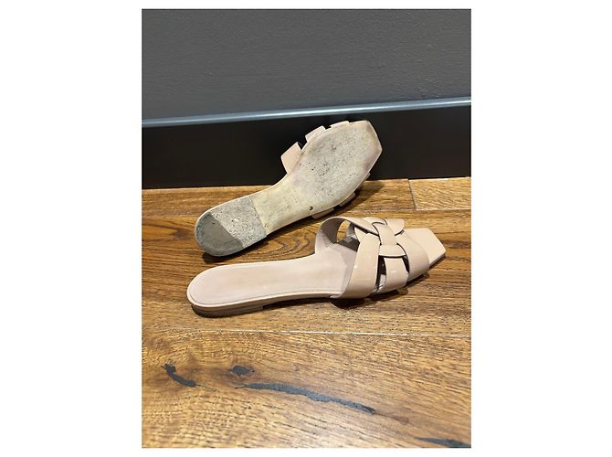 Saint Laurent Sandali Tribute Nu Pieds in vernice Beige - vista 7