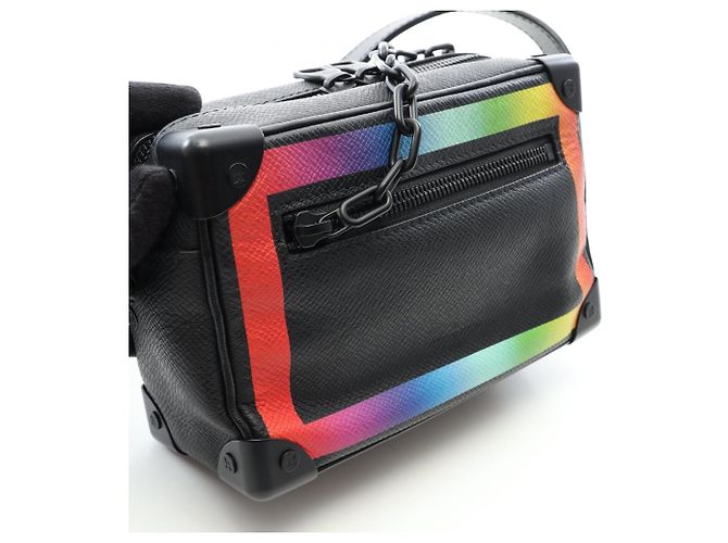 Borsa a tracolla Louis Vuitton Mini Soft Trunk Taiga Rainbow Nero Multicolore - vista 8