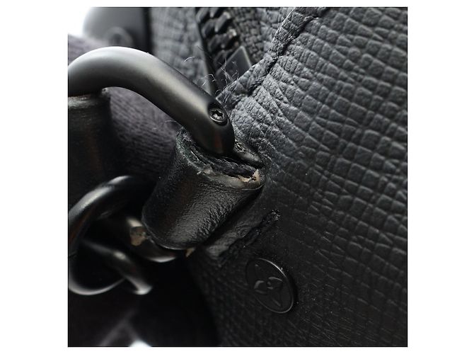 Borsa a tracolla Louis Vuitton Mini Soft Trunk Taiga Rainbow Nero Multicolore - vista 9