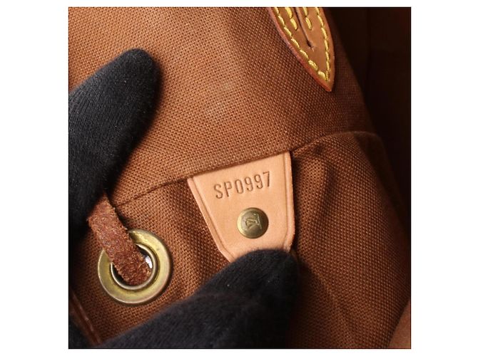 Zaino/Borsa Louis Vuitton Montsouris MM Marrone - vista 5