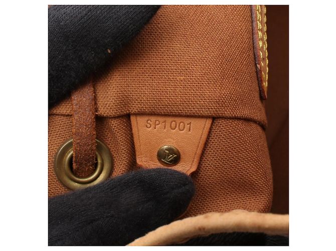 Louis Vuitton Montsouris MM Backpack/Handbag Brown - view 5