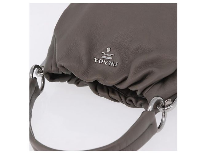 Bolso de hombro PRADA de cuero gris plata Auth 192752A Castaño - vista 6
