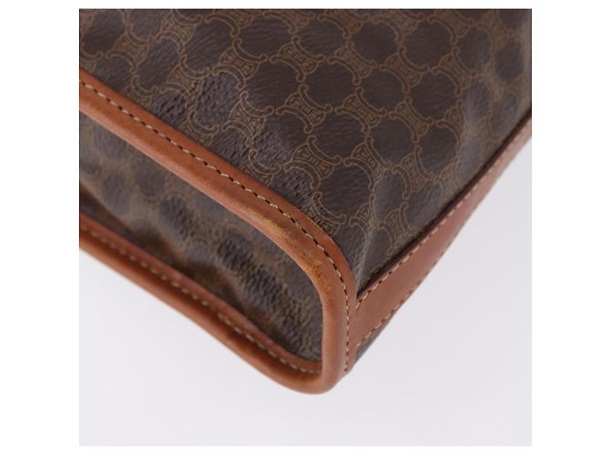 Céline Clutch CELINE Macadam in PVC e pelle marrone con finiture dorate Auth 192724A - vista 15