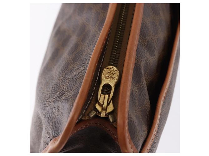 Céline Clutch CELINE Macadam in PVC e pelle marrone con finiture dorate Auth 192724A - vista 8