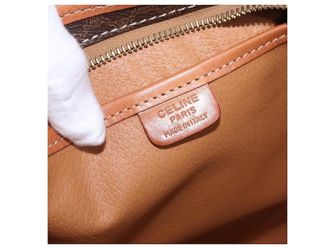 Céline Clutch CELINE Macadam in PVC e pelle marrone con finiture dorate Auth 192724A - vista 9