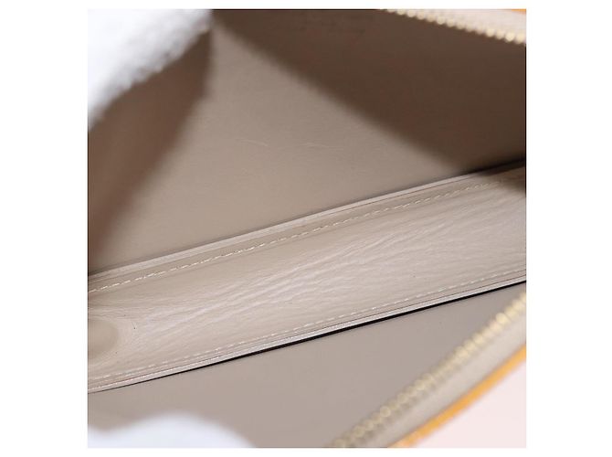 Louis Vuitton Lexington Pochette Monogram Vernis Beige - vista 5