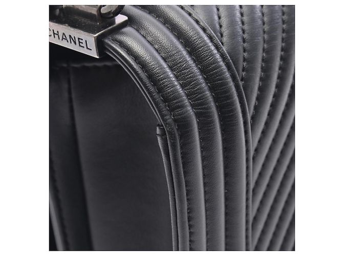 Borsa a Spalla Chanel Boy Large Chevron V-Stitch Nero - vista 9