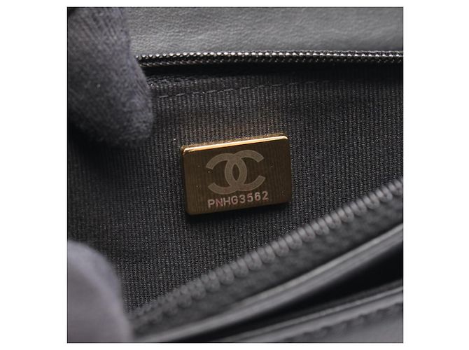Borsa a tracolla Chanel Boy Matelassé in pelle di vitello martellata nera Nero - vista 5