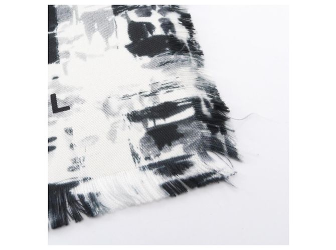 Pañuelo de seda Chanel Coco Mark Negro Blanco - vista 7