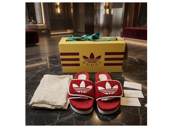 Sandali Gucci x Adidas Rosso - vista 2