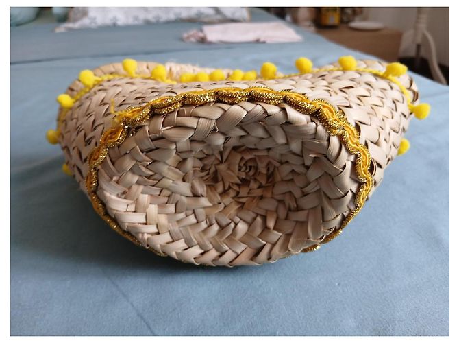 Autre Marque Cesto de palha trançada com pompons amarelos - vista 4