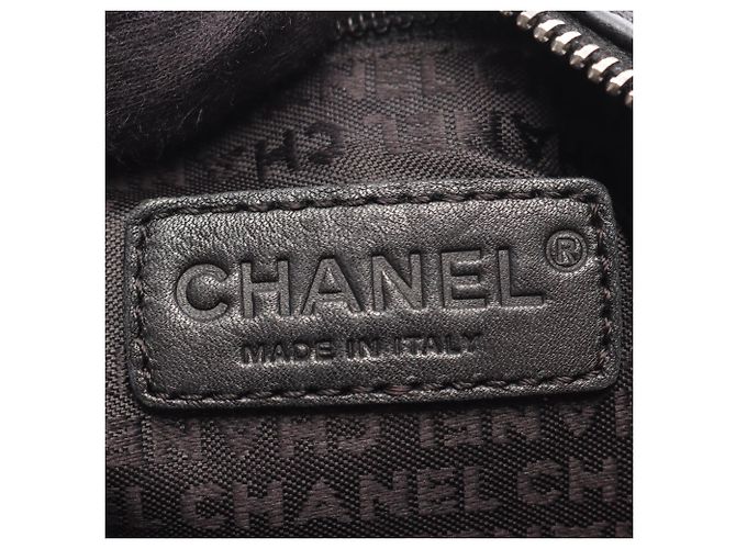 Borsa Chanel Chocolate Bar in nero - vista 4