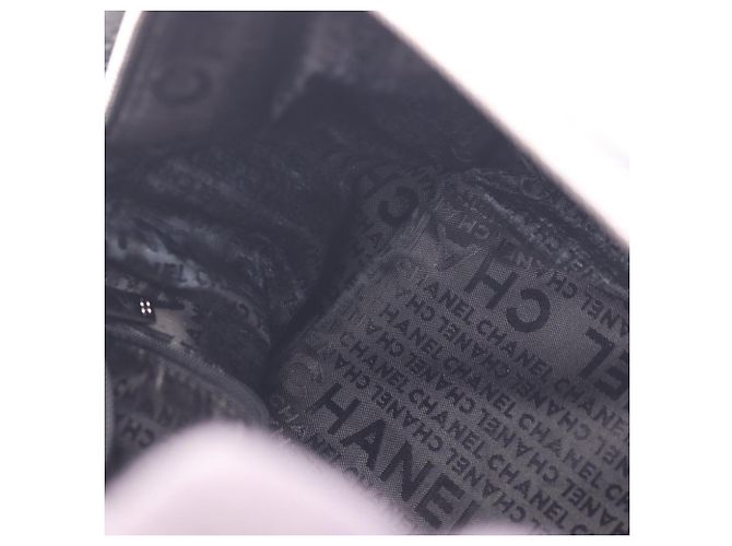 Borsa Chanel Chocolate Bar in nero - vista 6