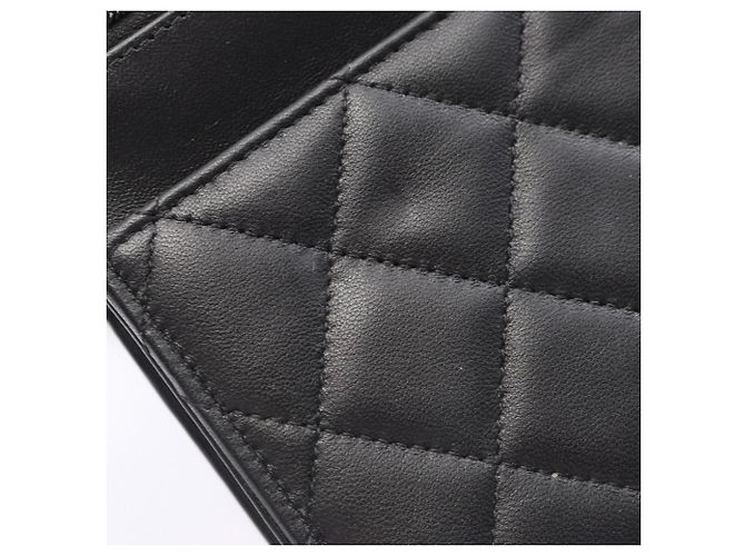 Borsa a tracolla Chanel Matelassé Icon Charm Nero - vista 11