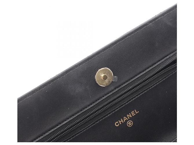 Borsa a tracolla Chanel Matelassé Icon Charm Nero - vista 6