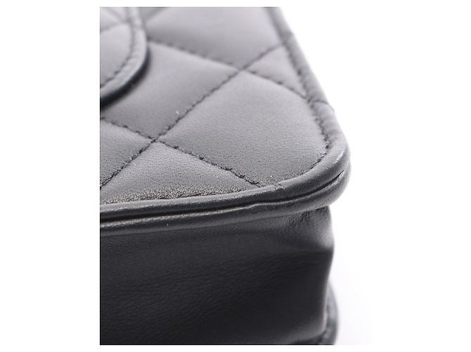Borsa a tracolla Chanel Matelassé Icon Charm Nero - vista 7