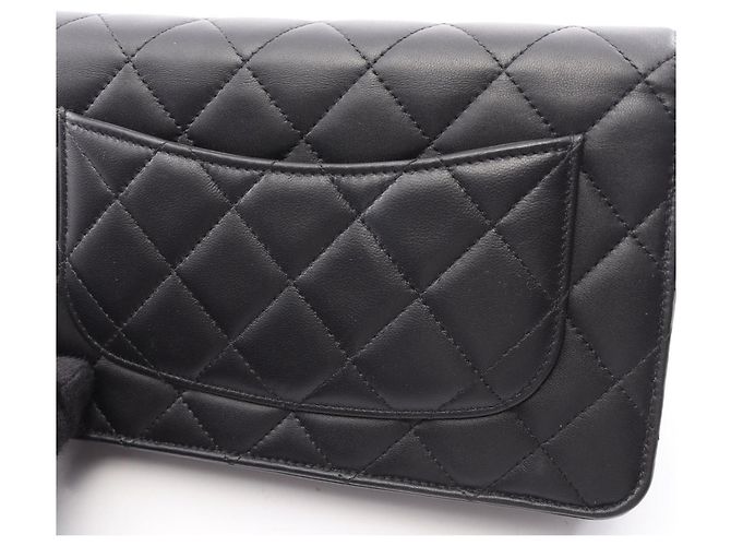Borsa a tracolla Chanel Matelassé Icon Charm Nero - vista 8