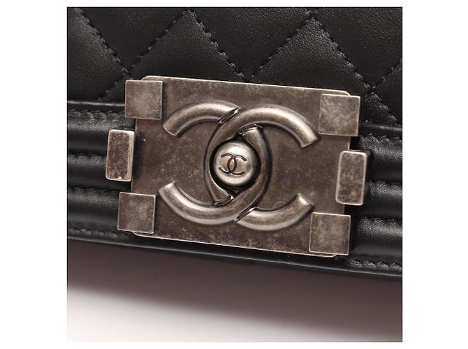 Borsa a tracolla Boy di Chanel in agnello nero - vista 7