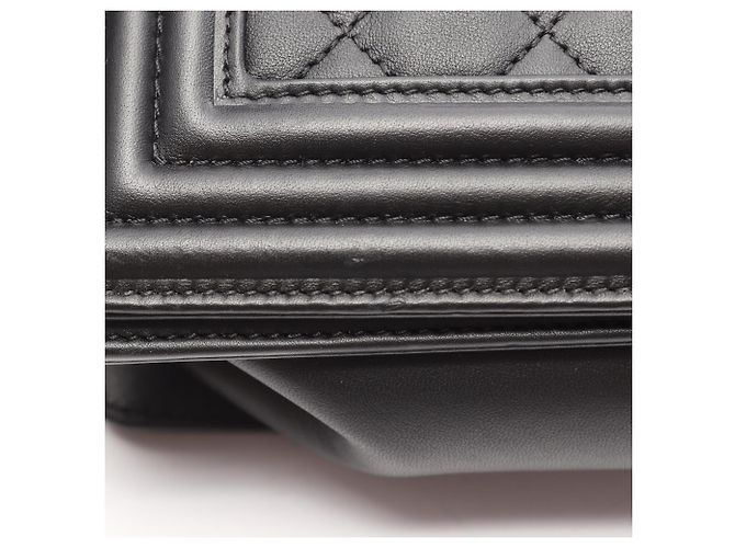 Borsa a tracolla Boy di Chanel in agnello nero - vista 8