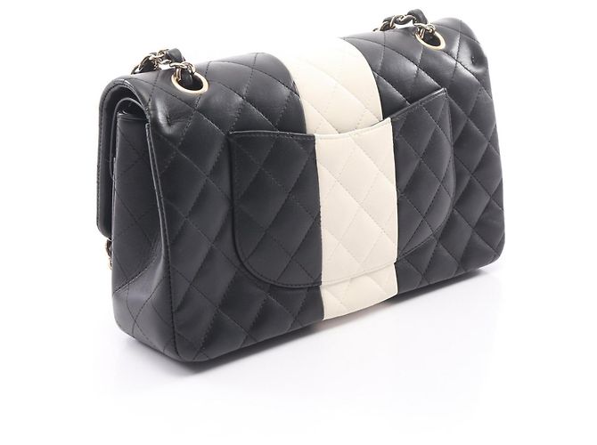 Borsa a tracolla Chanel Matelassé Double Flap Nero Bianco - vista 2