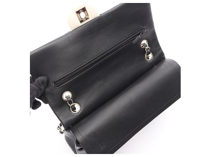 Borsa a tracolla Chanel Matelassé Double Flap Nero Bianco - vista 6