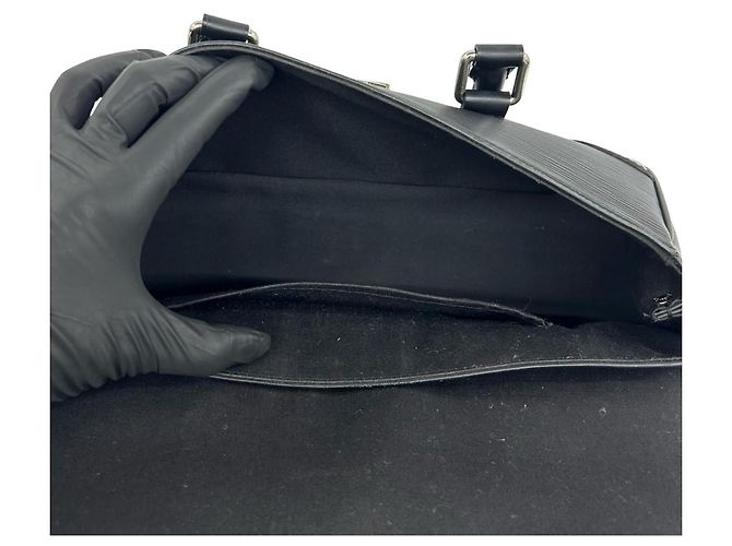 Borsa Louis Vuitton Segur PM in pelle Epi Nero - vista 9